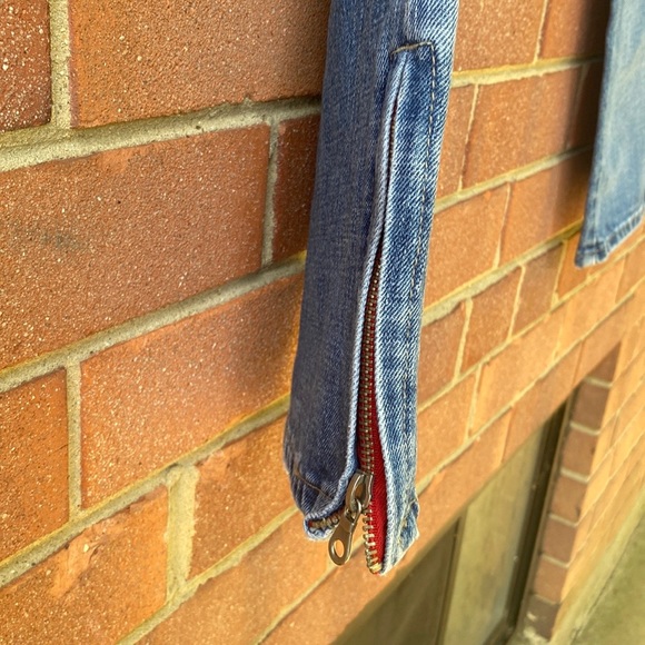 Diesel Only The Brave Jeans, red zipper on the pockets, & the side of the legs. - Picture 9 of 9
